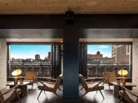Hotel Henri NY Hotels near إيرفينغ بلازا