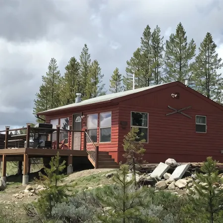 Whispering Pines Guest Cabin At Georgetown Lake - Family & Pet Friendly, Hot Tub