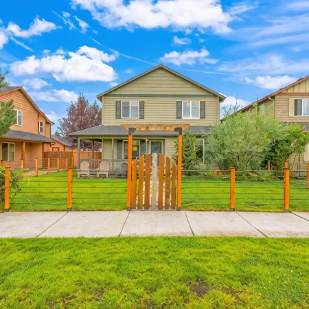 Walk to Downtown Sisters - Dog Friendly - Updated!