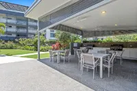 Broadwater on the Peninsula - parking