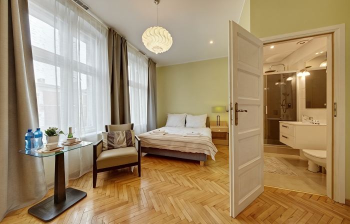 Jagiellonska 3 ApartHotel - Deluxe Rooms with King Beds, City Center, Free Wifi!