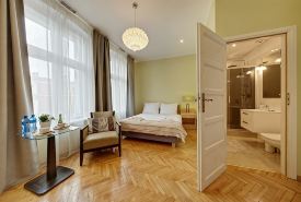 Jagiellonska 3 ApartHotel - Deluxe Rooms with King Beds, City Center, Free Wifi!