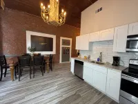 Downtown New Orleans Balcony Suite 2 Minute Walk to French Quarter 2B - 방갈로