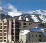 Ski in/Out. by Ski School. 1 Blk to Main Street. Hike/Bike in Summer.  Fits 6. - 2-Star