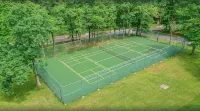 Lakefront, 3 Amazing Decks, Tennis/Pickle Ball, Boat Slip, Hot Tub, Bed Swing - 4-Star