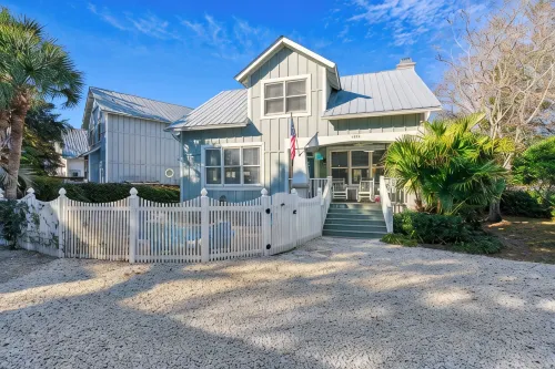 St Simons Coolest Dog Friendly Beach Bungalow with Private Heated Pool/Hot Tub! - Jacuzzi