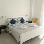 Apartment with sea-view balcony from which to admire magical sunrises. - Balcony