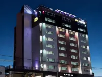 โรงแรมเอชเอส ทัวริสต์ - ที่มีสระว่ายน้ำ