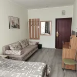 Oktyabryskaya Hotel - parking