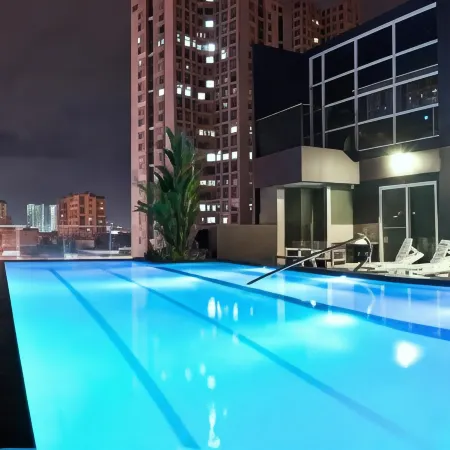 Jade Hotel and Suites
