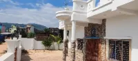 Hotel Neel Dipayan - parking