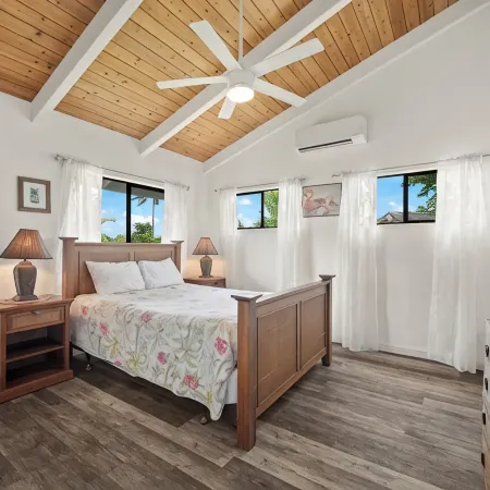 Paradise at Prettyville Kauai, Waterfall & Ocean View, AC, Sleep 8-10, BigAloha