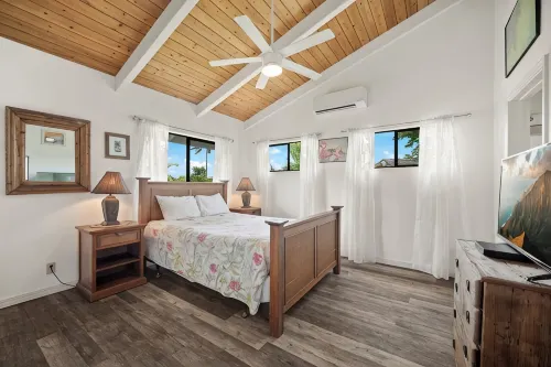 Paradise at Prettyville Kauai, Waterfall & Ocean View, AC, Sleep 8-10, BigAloha - 2-Star
