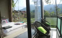 Van House - balcony