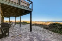 NEW: Oceanfront Luxury Home l Beachfront Deck, Patio l Hot/Cold Outdoor Shower - 4-Star