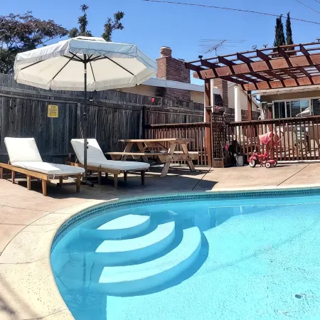 The Happy Hideaway - Swimming pool inside - 3BR - 2BA-  Look at me!
