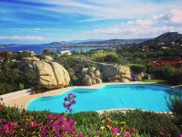 COTTAGE SMERALDA -5pax w/private jacuzzi terrace and shared Pool Seaview - piscina