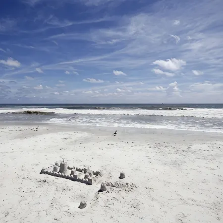 Beachy Getaway–Cozy, Clean & Equipped w/ All Essentials! Relax, Enjoy & Refresh!