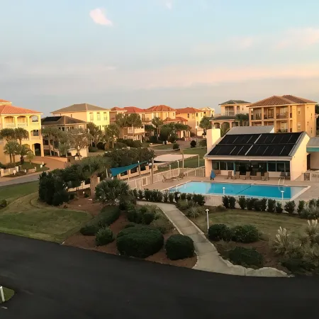 Renovated 2B-2B-Steps to Private Beach-Pool-Tennis-Volleyball-Walk 2 Restaurants
