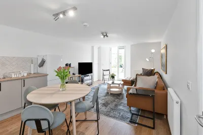 GuestReady - Elegant 2Bed Haven with Private Patio Hotels in Newington
