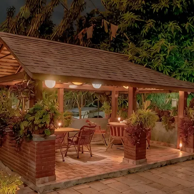 Hotel Silver Oaks Inn Отели рядом с достопримечательностью «Музей Гурка»