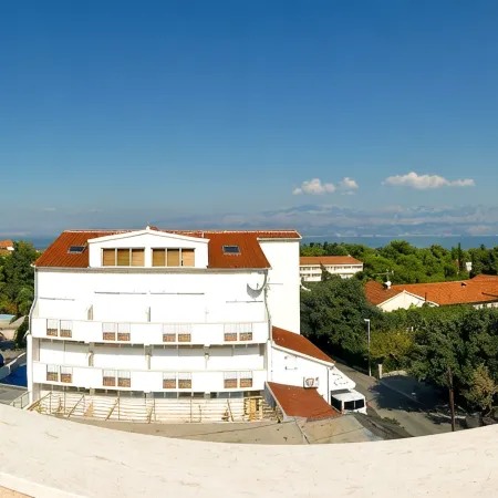 Villa Midea