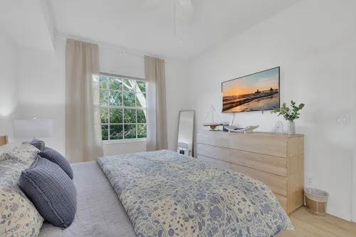 Relax & Unwind in Bonita Springs – Stylish Condo Near Beaches, Dining & Golf! - Homestays