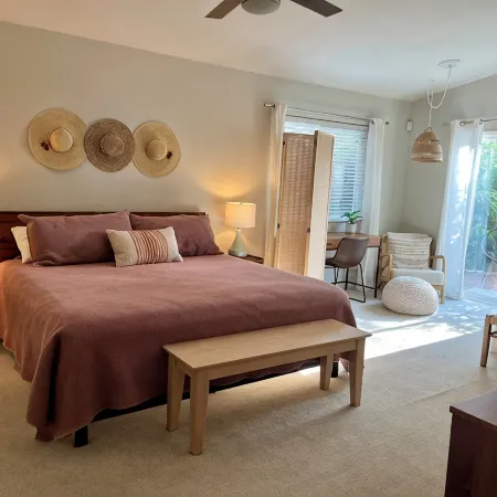 Relaxing boho desert retreat w/ new saltwater pool and spa
