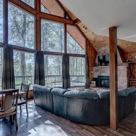The Meadow Inn - Secluded Central Black Hills Cabin!  WiFi!