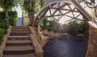 Onegin Hotel - parking