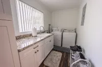 Beautifully Appointed 3BR / 2 Bath Home close to Beach & Iconic Atlantic Ave - ビーチサイド