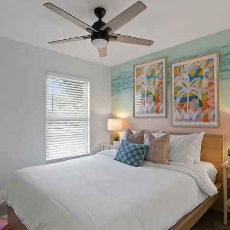 5 min Beaches~Mini Golf~Pool Table~Pets~KING BED +