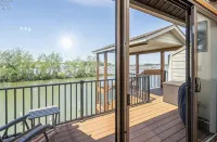 Relax on beautiful Catabwa, Lake Erie in West Harbor - 4-Star