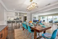 Orange Oasis 🍊- 10min to Disneyland 🎡Spacious Pool home - 4-Star