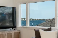 C by the Sea - Ocean View Penthouse