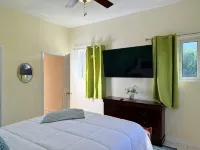 Beach Access House. with Beach Supplies. ファーマーズ・ヒルのホテル