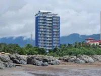 Beach Front - Spectacular Ocean Views!