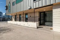 Cultural District Loft, Rooftop Terrace + Games -  Apartamentos vacacionales