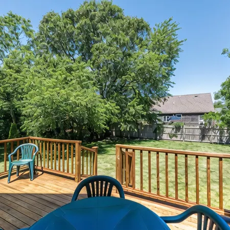 Beautiful 3 bedroom 2 bath Home / Close to Town & Beach