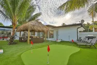 Huge Cove Home w Tiki and Spa+ Bikes, Minutes to Ocean - 3성급