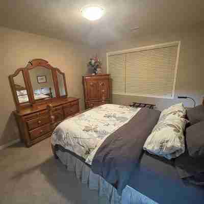 Mountain view, beautiful walk out suite overlooking a park and creek. 3bedrooms. Rooms