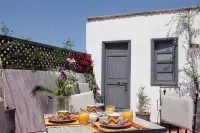 ริยาด นาฟอรา - สระว่ายน้ำส่วนตัว