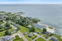 Coastal New England Waterfront Home, Harkness Park, Casinos - Wifi