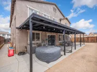 High Desert Cozy Nest!Big & Cozy Desert Getaway/4BR•3BA•Hot Tub&Fire Pit - Wifi