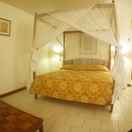 Sunny Hotel Majunga
