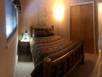 PineCone Lodge - 3 bed/2 bath - South Lake Tahoe (sleeps 6) - 4-Star
