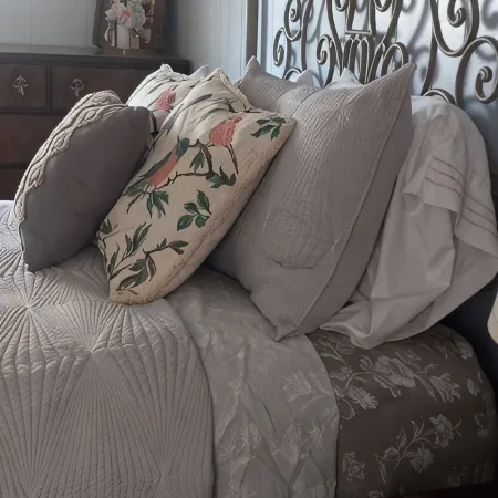Spend the night in this blast-from-the past 1930's Shot Gun House