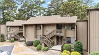 COMPLETELY REMODELED 3 BDR, 2 Bath, Golf Course View Condo - con encanto