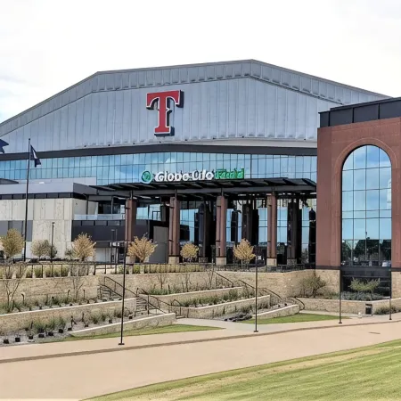 Walk to Fifa World Cup! 1mi to at&T Stadium - Texas Live! - GlobeLife Field.