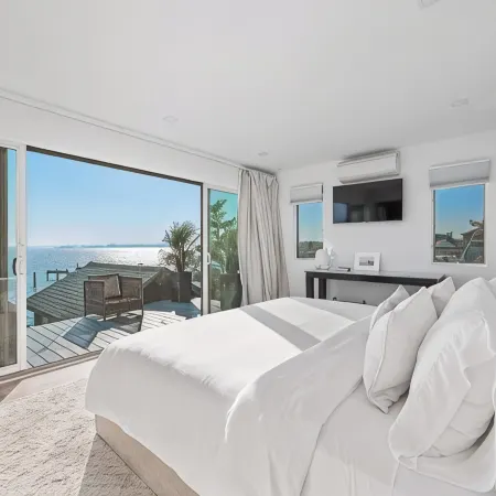 Black Swan: Beachfront Home w/ Year-Round Jacuzzi